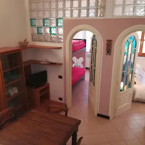 https://casa-del-carugio.hotelitalianriviera.com